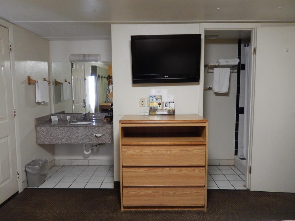 Executive Inn Pearsall Exteriér fotografie