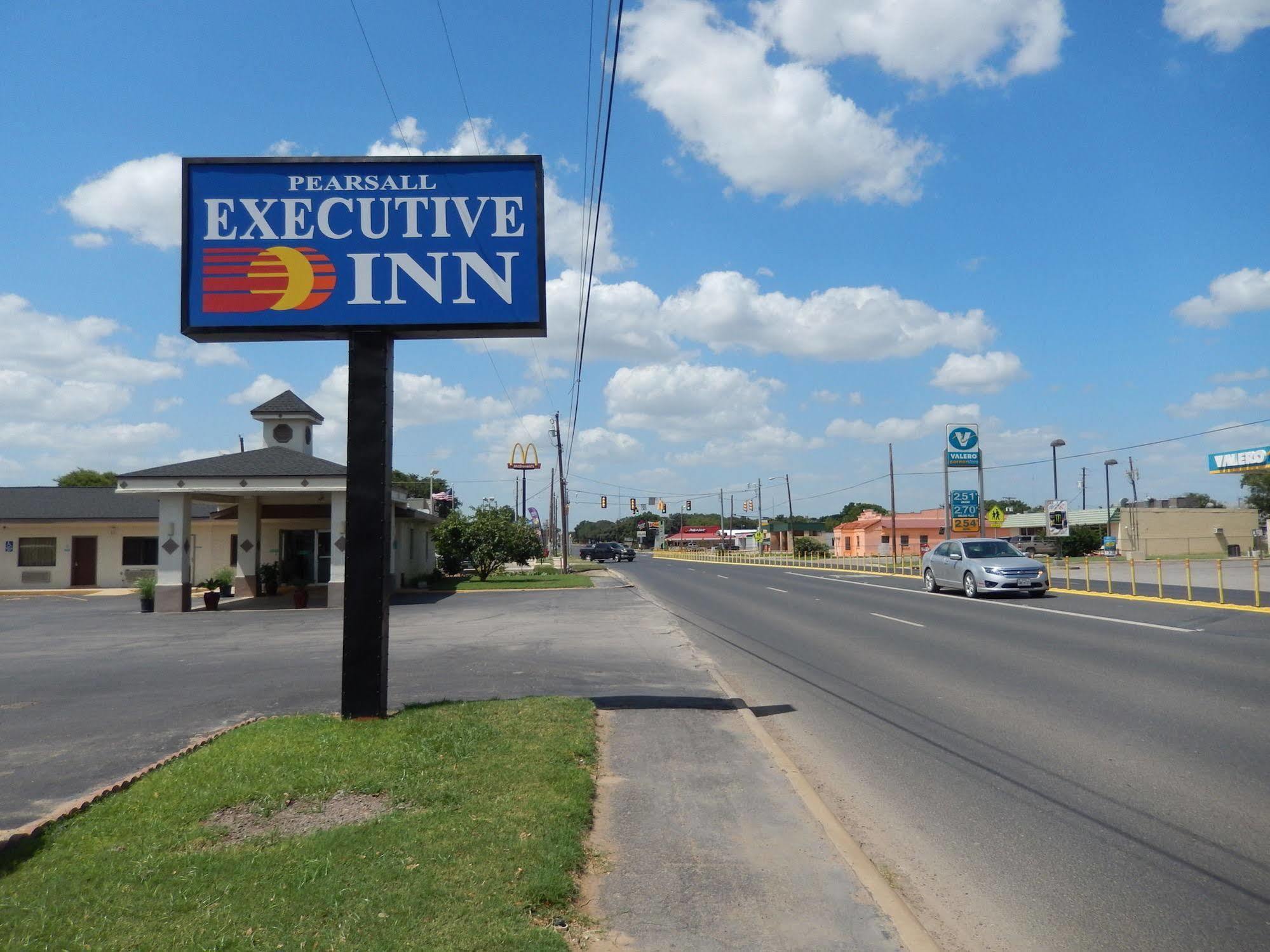 Executive Inn Pearsall Exteriér fotografie