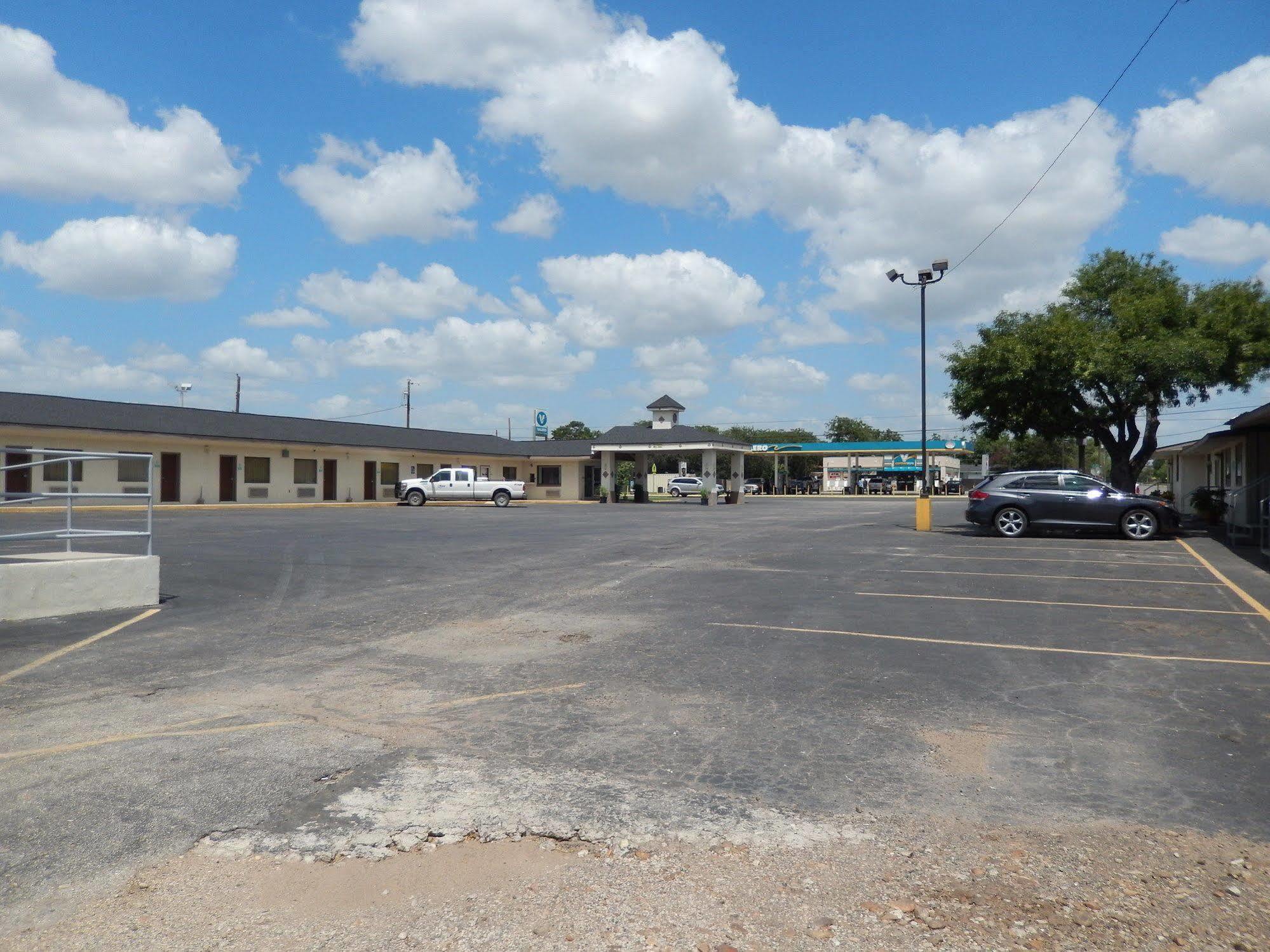 Executive Inn Pearsall Exteriér fotografie